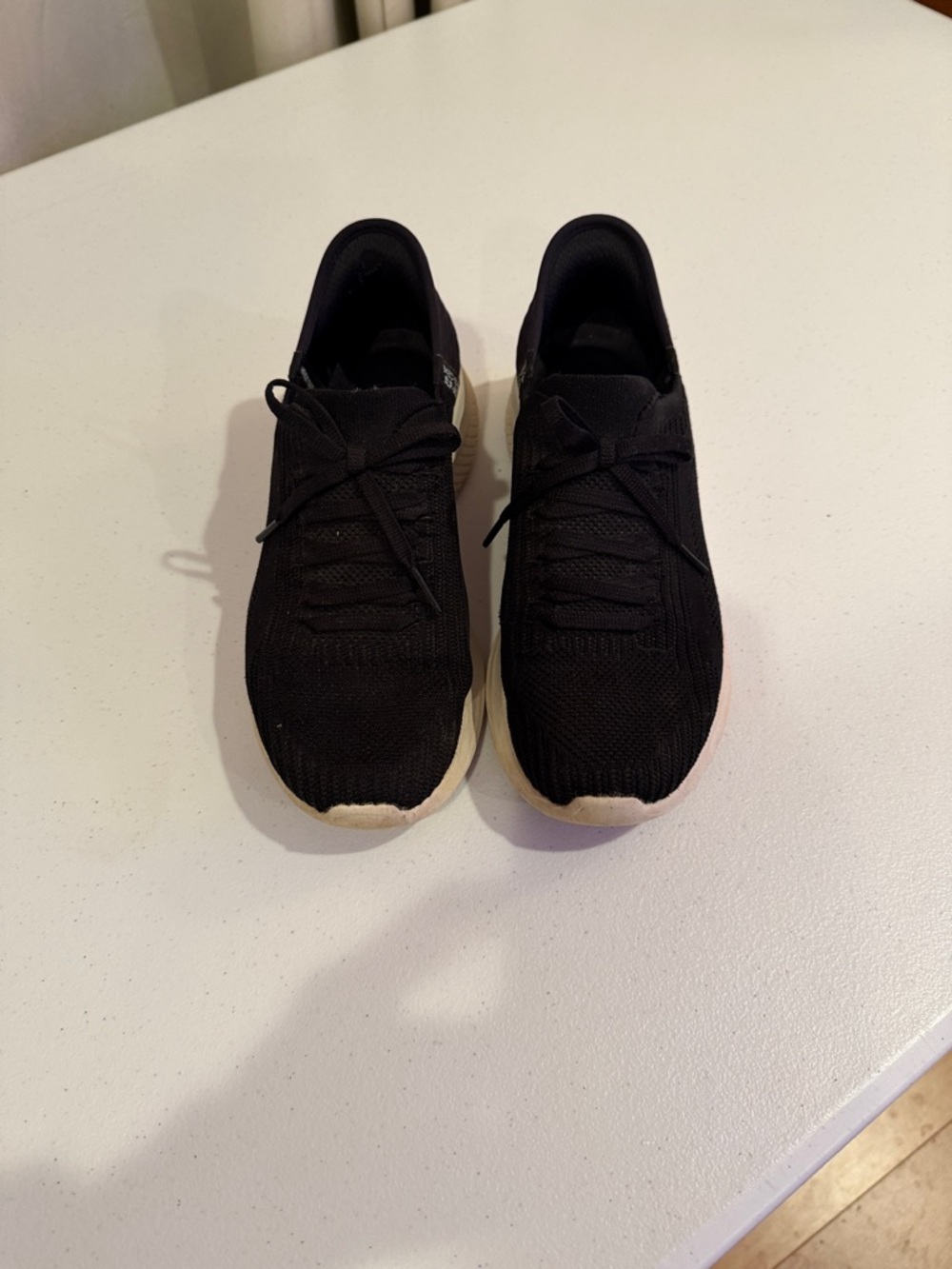 Women’s Sketcher Slip Ins.  Black size 8 us